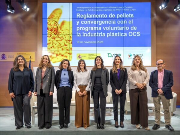 La industria de los plásticos y la Administración unen fuerzas en la gestión sostenible de los pellets