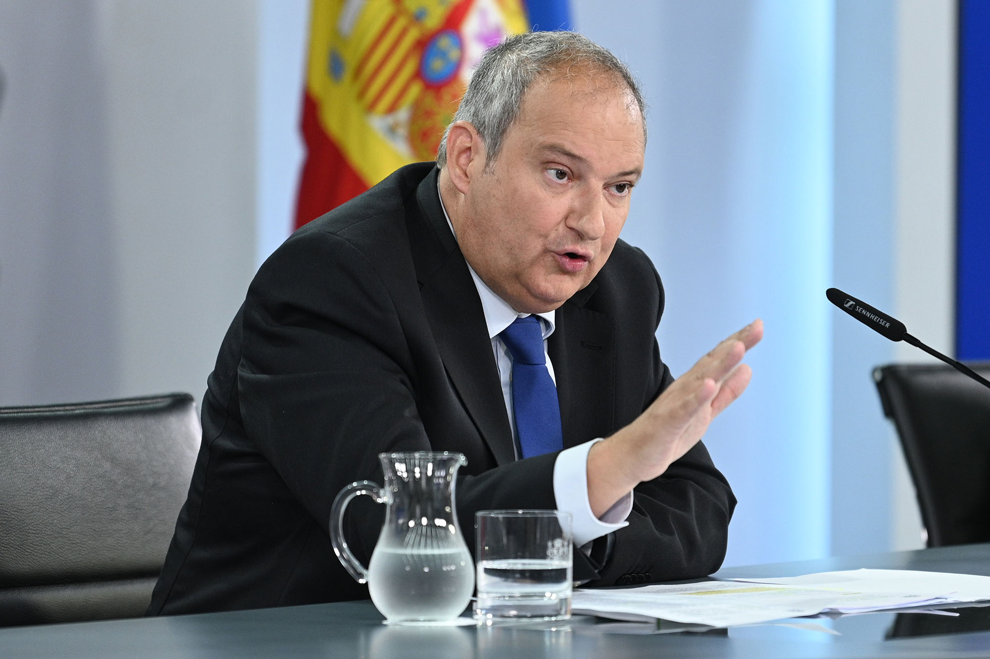 El Ministro de Industria, Jordi Hereu, en la reunión del Consejo de Ministros del 10 de diciembre.