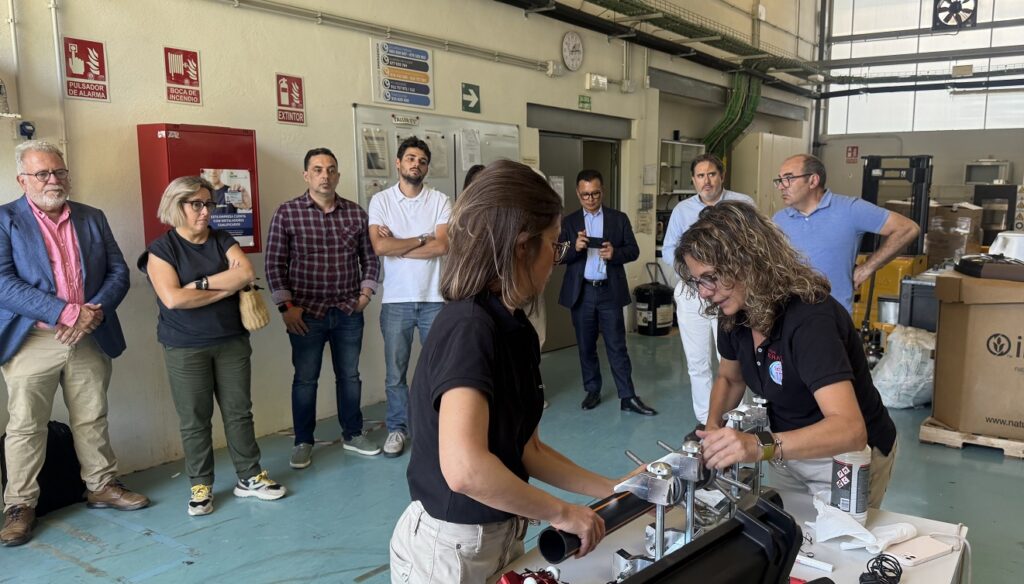 Demostraciones prácticas durante la jornada sobre tuberías plásticas de AseTUB